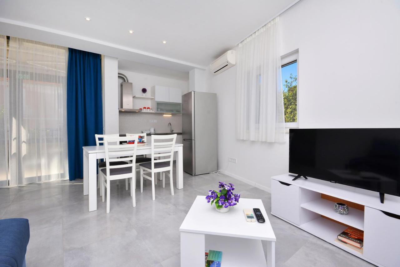 Seas The Day Apartments Podstrana Exterior photo